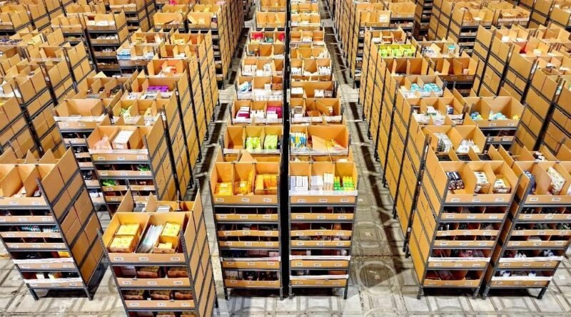China's courier industry sets new record on "Double 11"