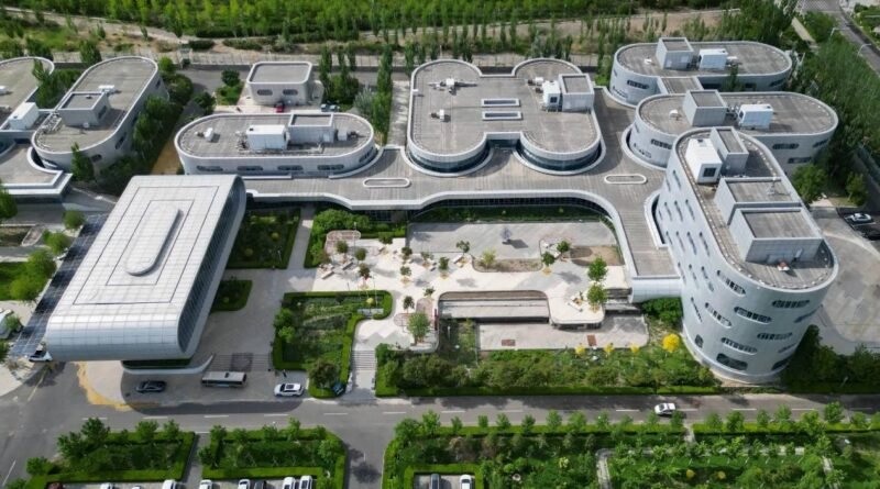 A data center control room displays computing power resources as China builds an integrated nationwide computing power network.