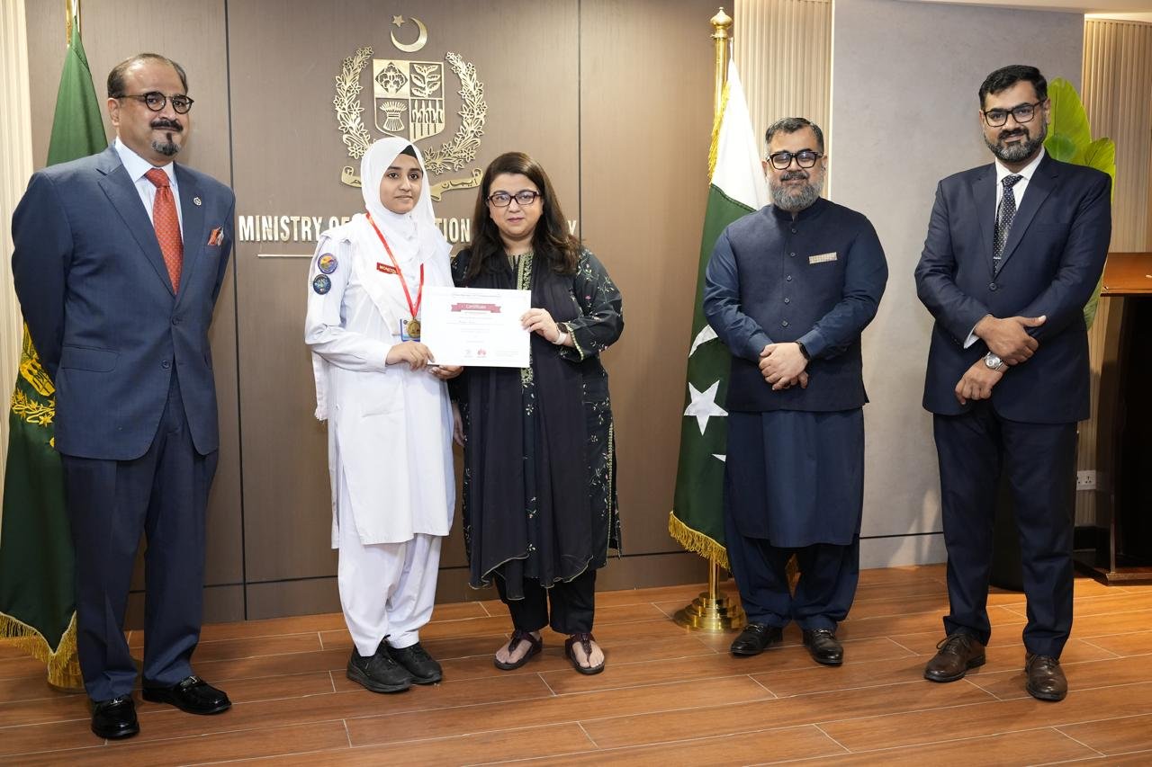 Islamabad schoolgirls awarded ICT certifications