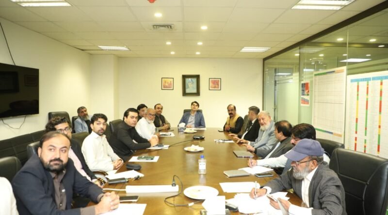 Minister orders five-year roadmap to boost kinnow, citrus exports